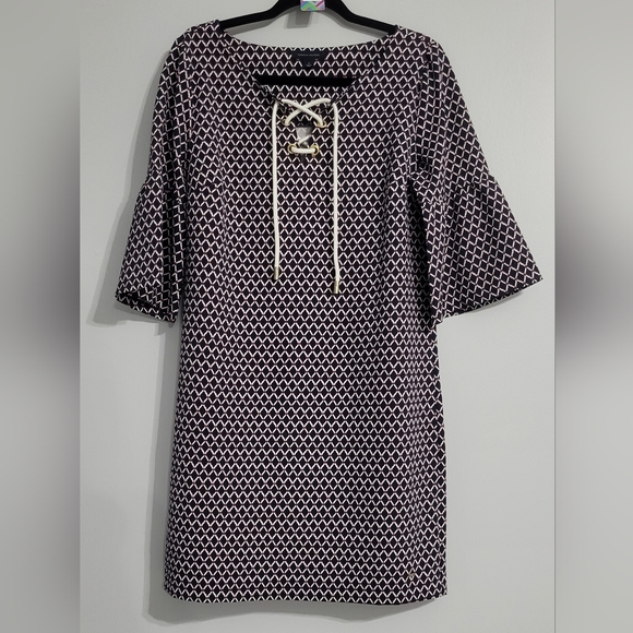 Tommy Hilfiger Dresses & Skirts - EUC Tommy Hilfiger Bell Sleeve Dress Size Medium